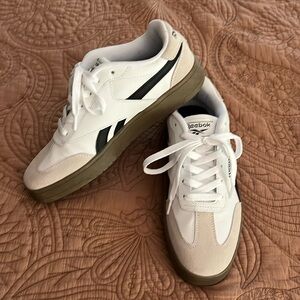 NWOT Reebok shoes
